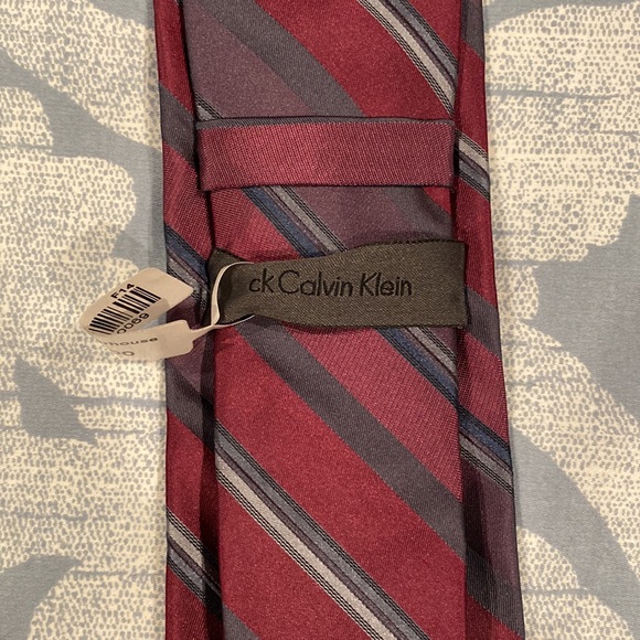 Wine and gray neck tie - Picture 2 of 3